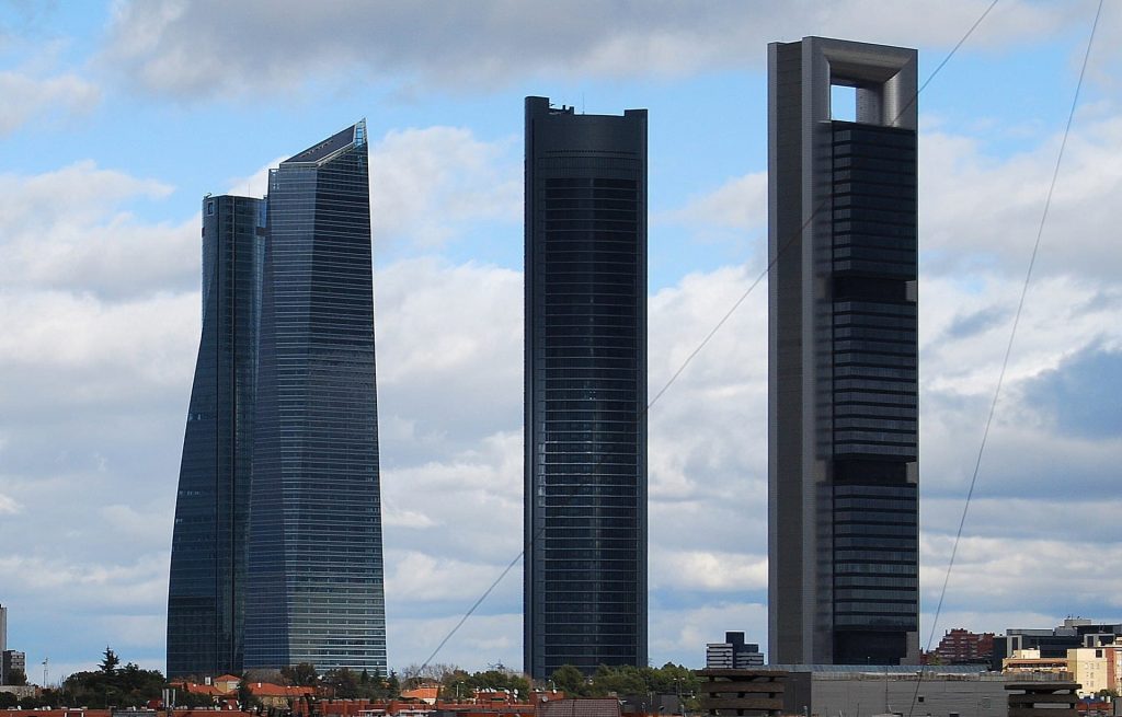 Torre PwC um dos prédios mais altos da União Europeira