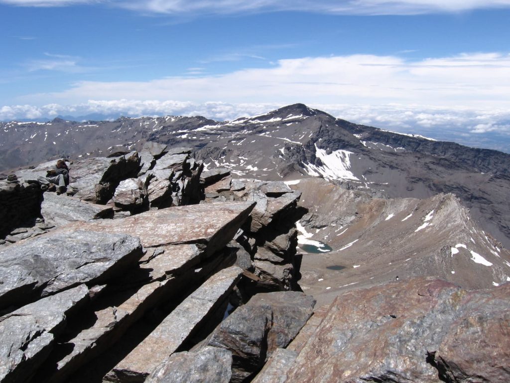 Pico de Valeta, uma das maiores montanhas da Sierra Nevada na Espanha