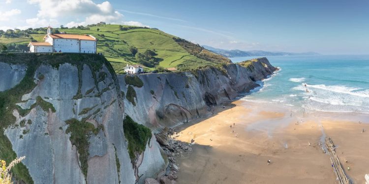 8 lugares pouco conhecidos da Espanha para visitar no verão ☀️