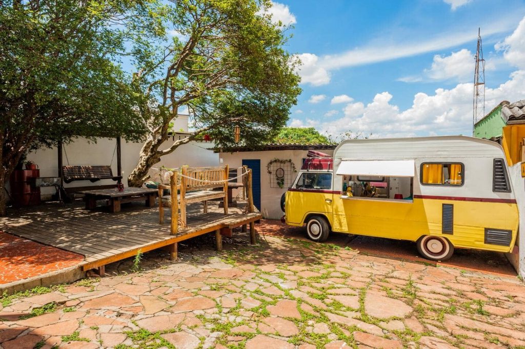 Glamping no Airbnb Safári urbano em um trailer vintage VW